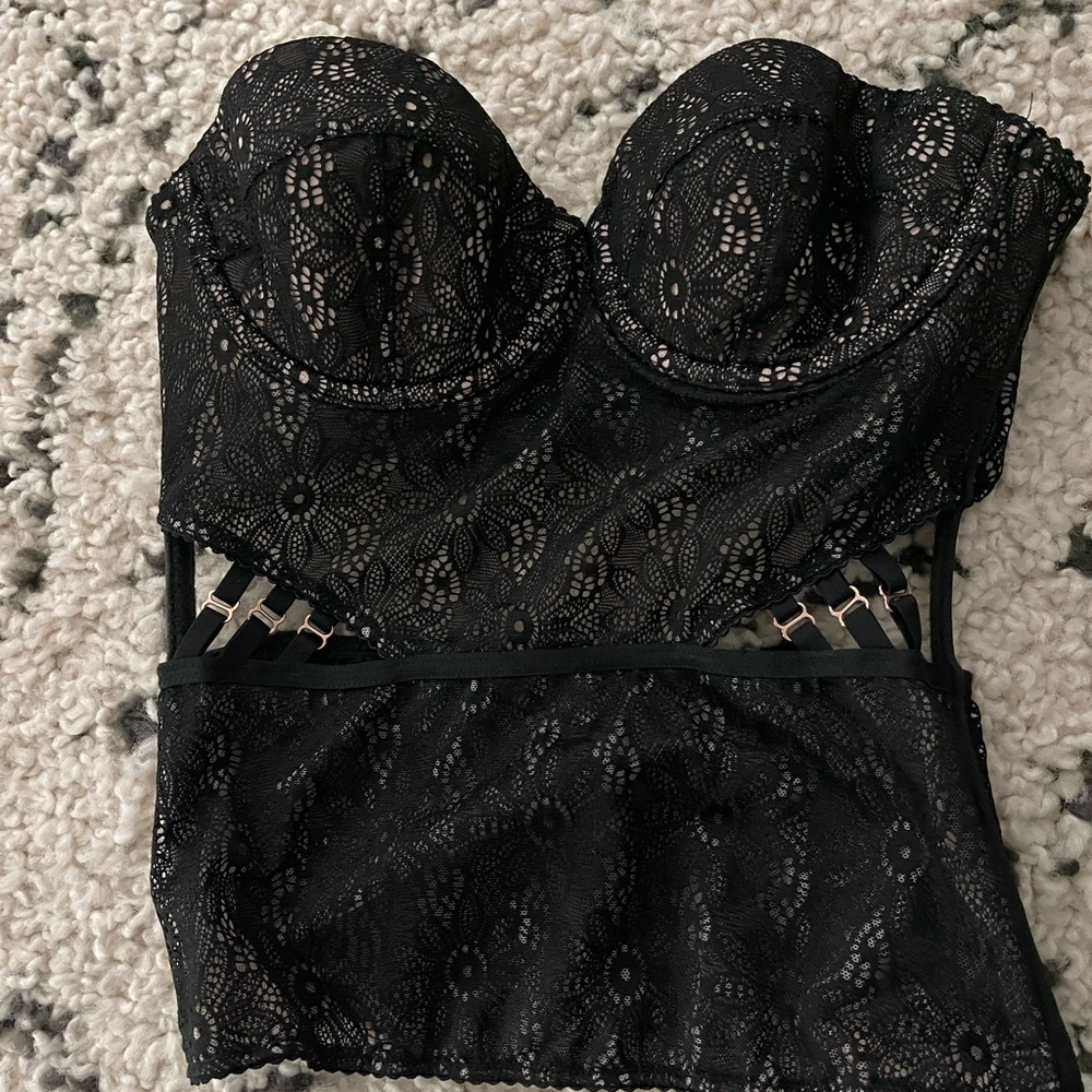 Victoria secret corsette 32b